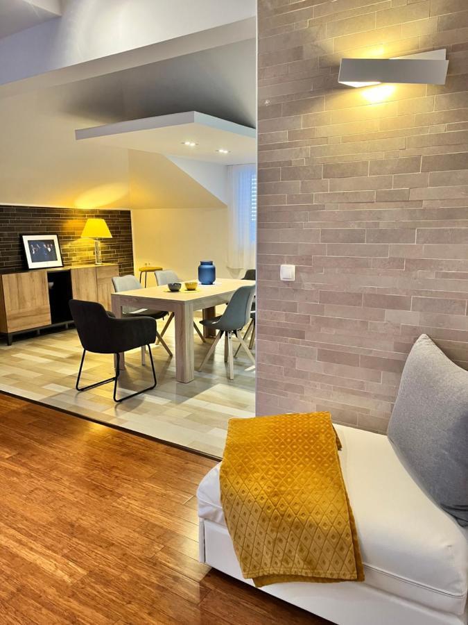 Sky - Beautiful Rooftop Apartment With Shared Pool Split Exterior foto